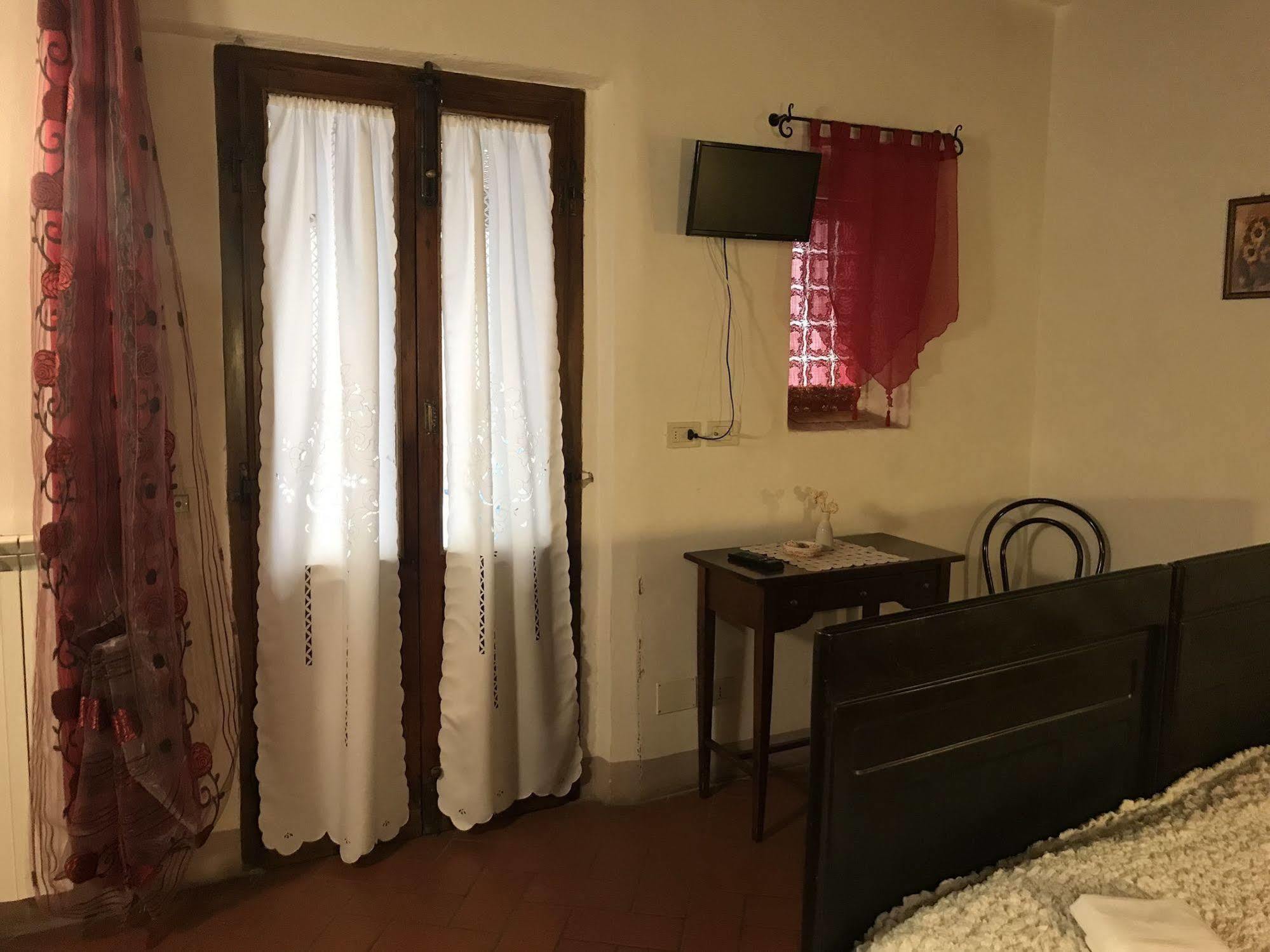Camere Gozzante ピエンツァ エクステリア 写真
